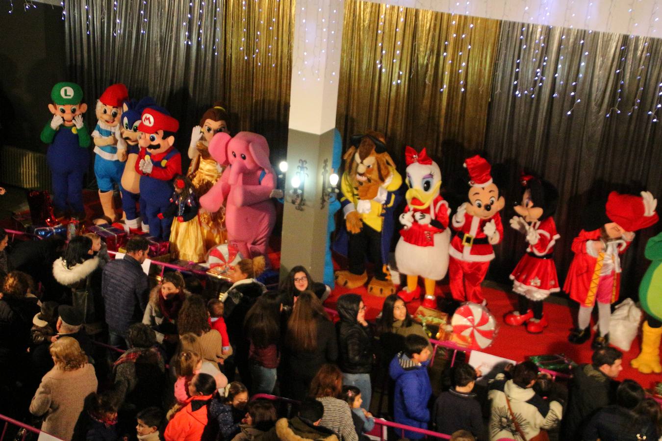 Fotos: Los Reyes Magos visitan Medina de Rioseco, Ciudad Europea de la Navidad