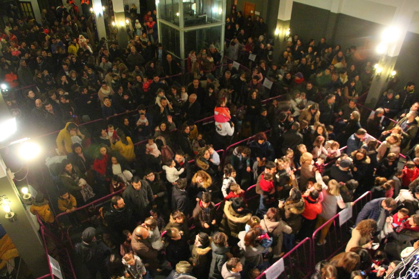 Fotos: Los Reyes Magos visitan Medina de Rioseco, Ciudad Europea de la Navidad