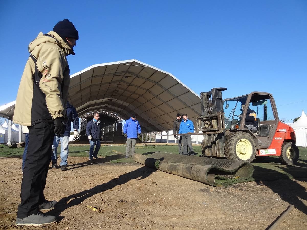 Los asistentes contarán este año con una «importante novedad» en forma de «carpa gigante» instalada a continuación del escenario en la plaza principal de la campa