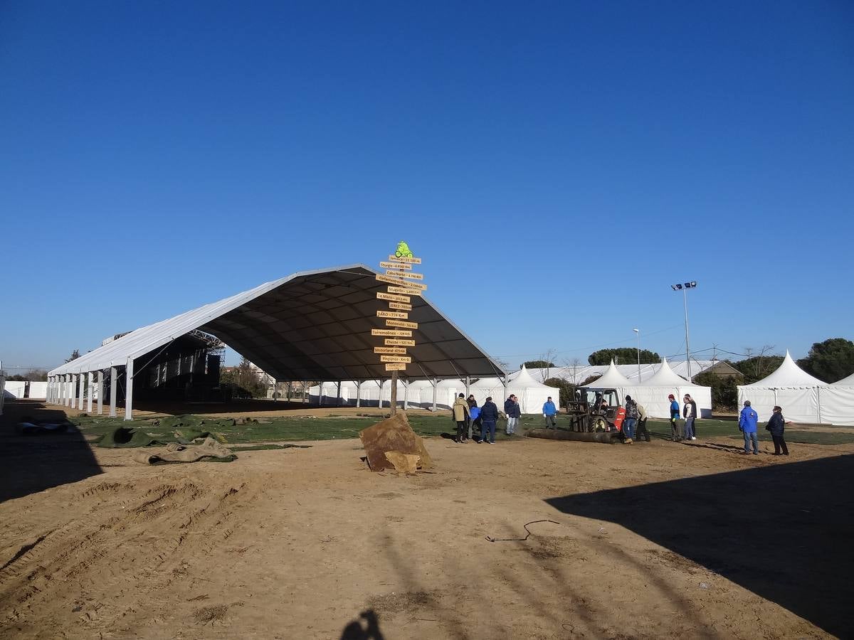 Los asistentes contarán este año con una «importante novedad» en forma de «carpa gigante» instalada a continuación del escenario en la plaza principal de la campa