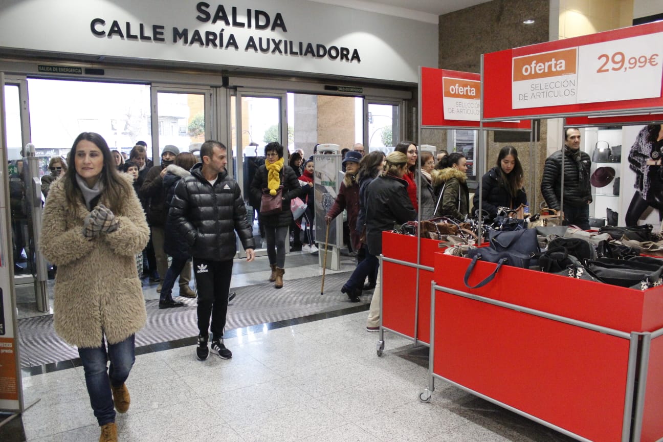 Fotos: Arrancan las rebajas de invierno en Salamanca