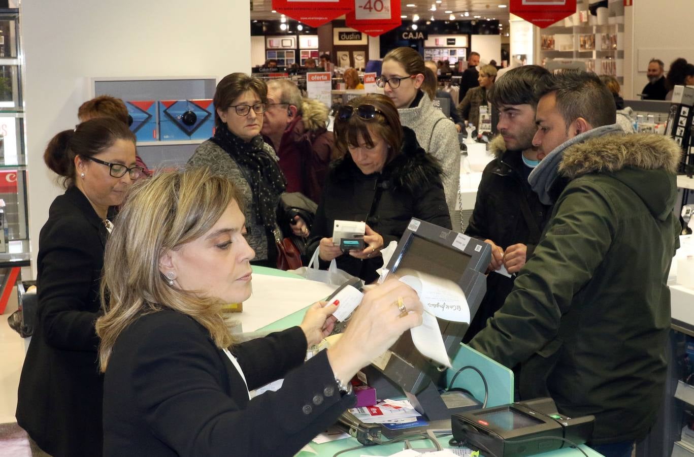 Fotos: Lunes 7 de enero, primer día de rebajas generales en Valladolid