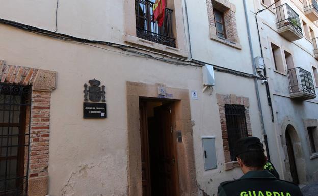 Entrada al Juzgado de Primera Instancia e Instrucción único de Sepúlveda, en Segovia. 