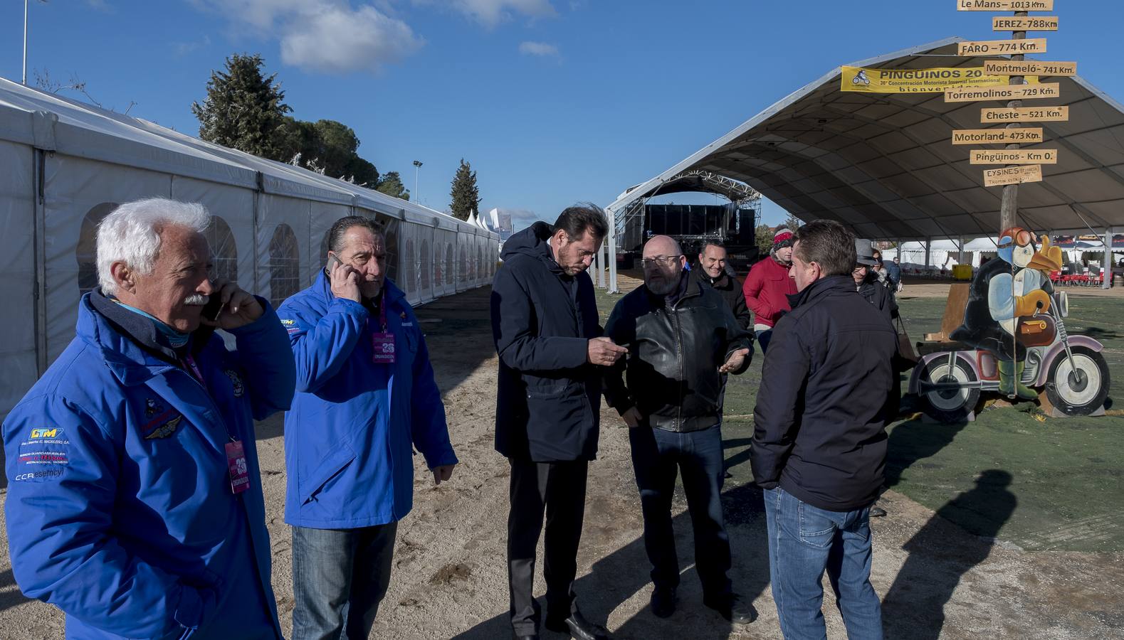 Fotos: Óscar Puente visita las instalaciones de la Antigua Hípica Militar