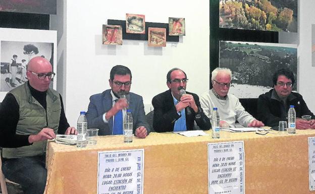 Amando García Nuño gana el Premio Gil de Biedma de Nava de la Asunción