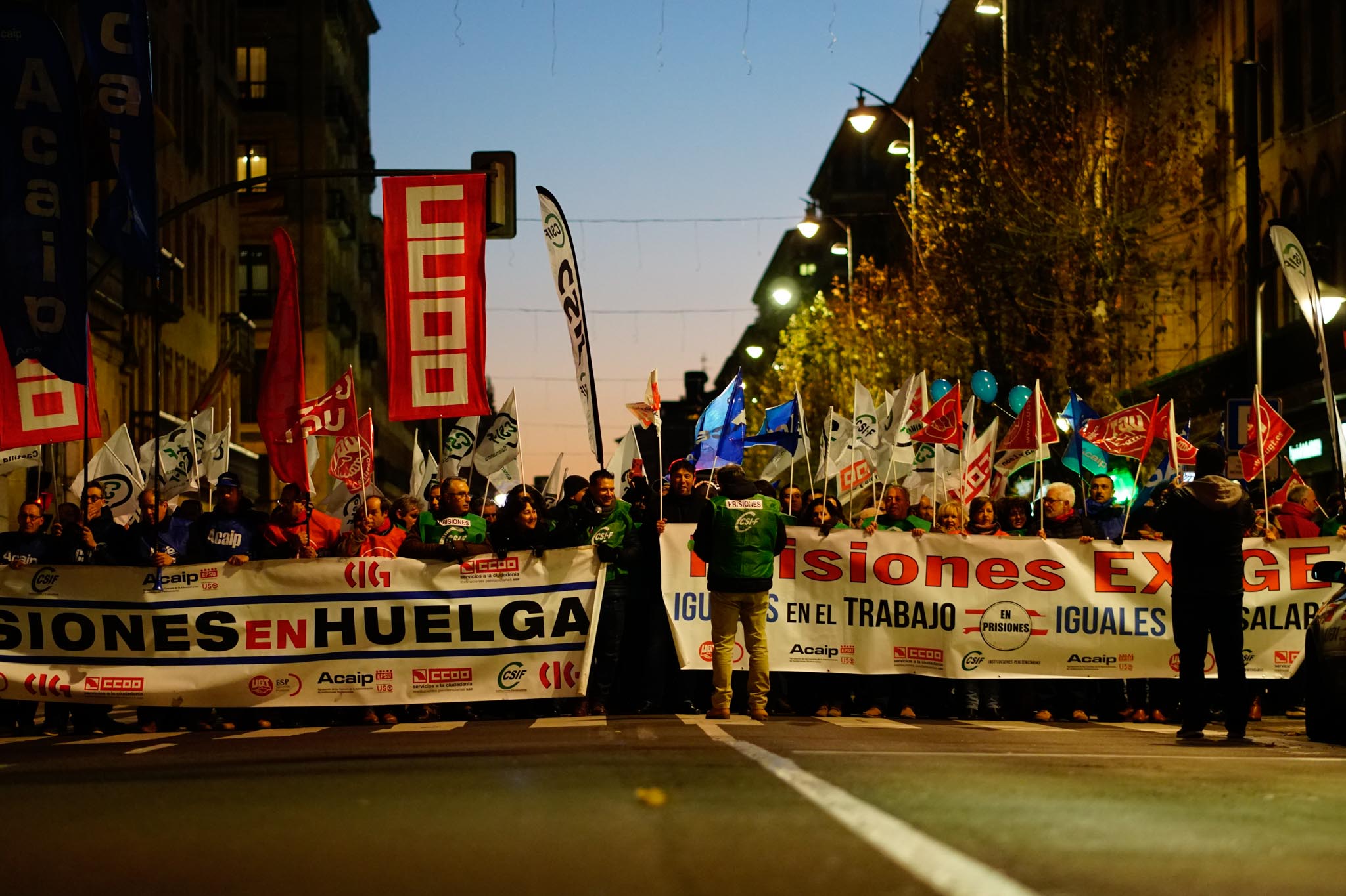 Reclaman «mejoras laborales y más efectivos» y anuncian que seguirán con sus movilizaciones 