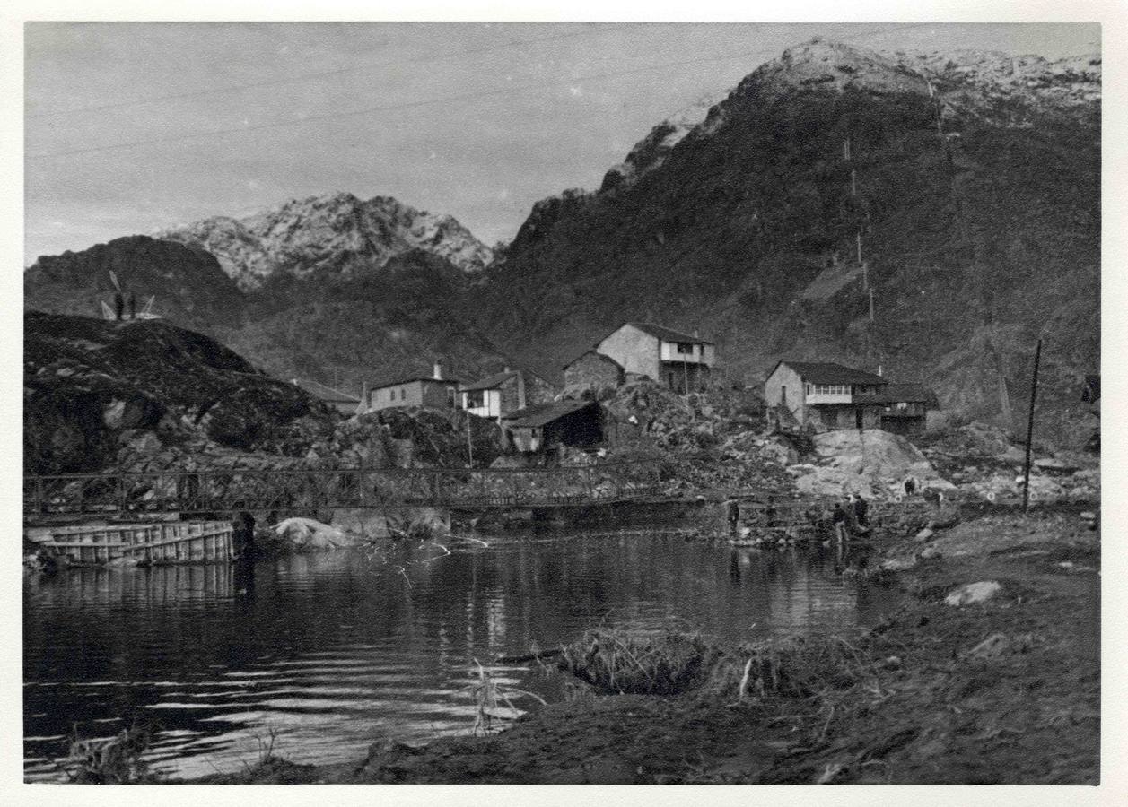 La localidad zamorana fue devorada por el agua en la helada madrugada del 9 de enero de 1959 llevándose por delante casas, caminos, tierras de labor, media iglesia y la vida de 144 de sus poco más de quinientos habitantes.