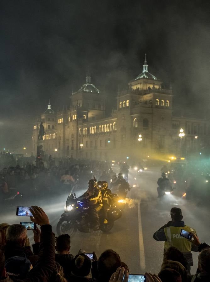 Tradicional desfile con el que los organizadores y participantes en la concentración motera Pingüinos rinden homenaje a todos los moteros fallecidos en accidente de tráfico a lo largo del año.
