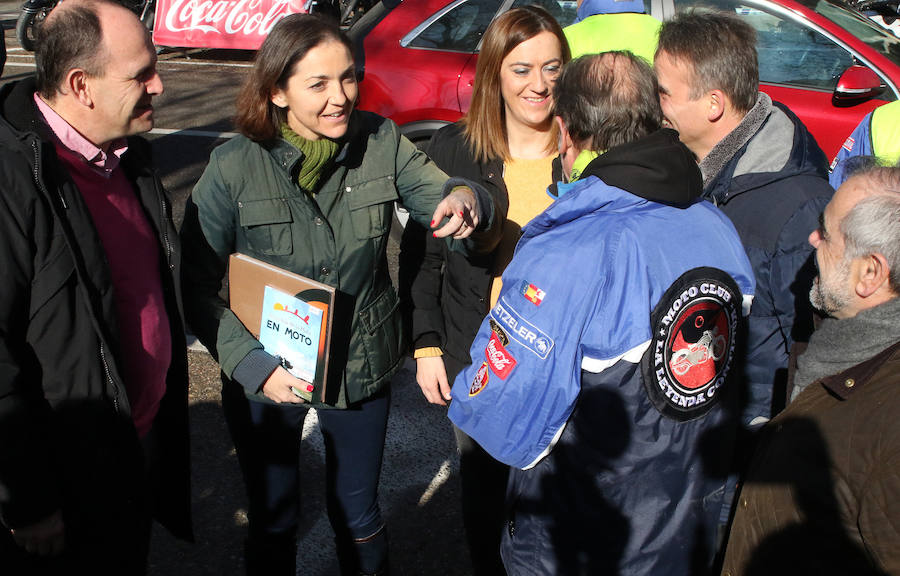 Fotos: La ministra de Turismo e Industria, Reyes Maroto, visita la concentración motera de Cantalejo