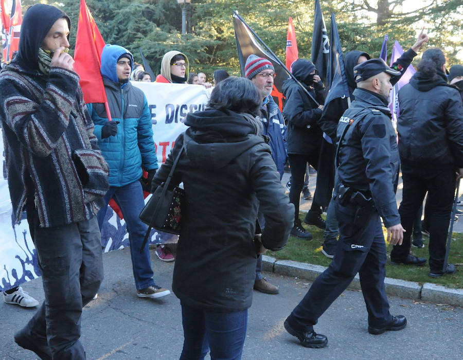 Fotos: Protesta contra el acto de Vox en Segovia