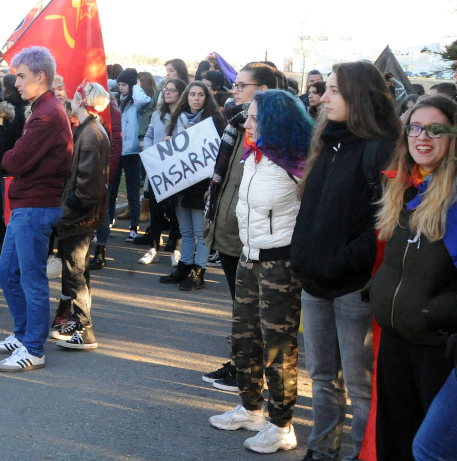 Fotos: Protesta contra el acto de Vox en Segovia