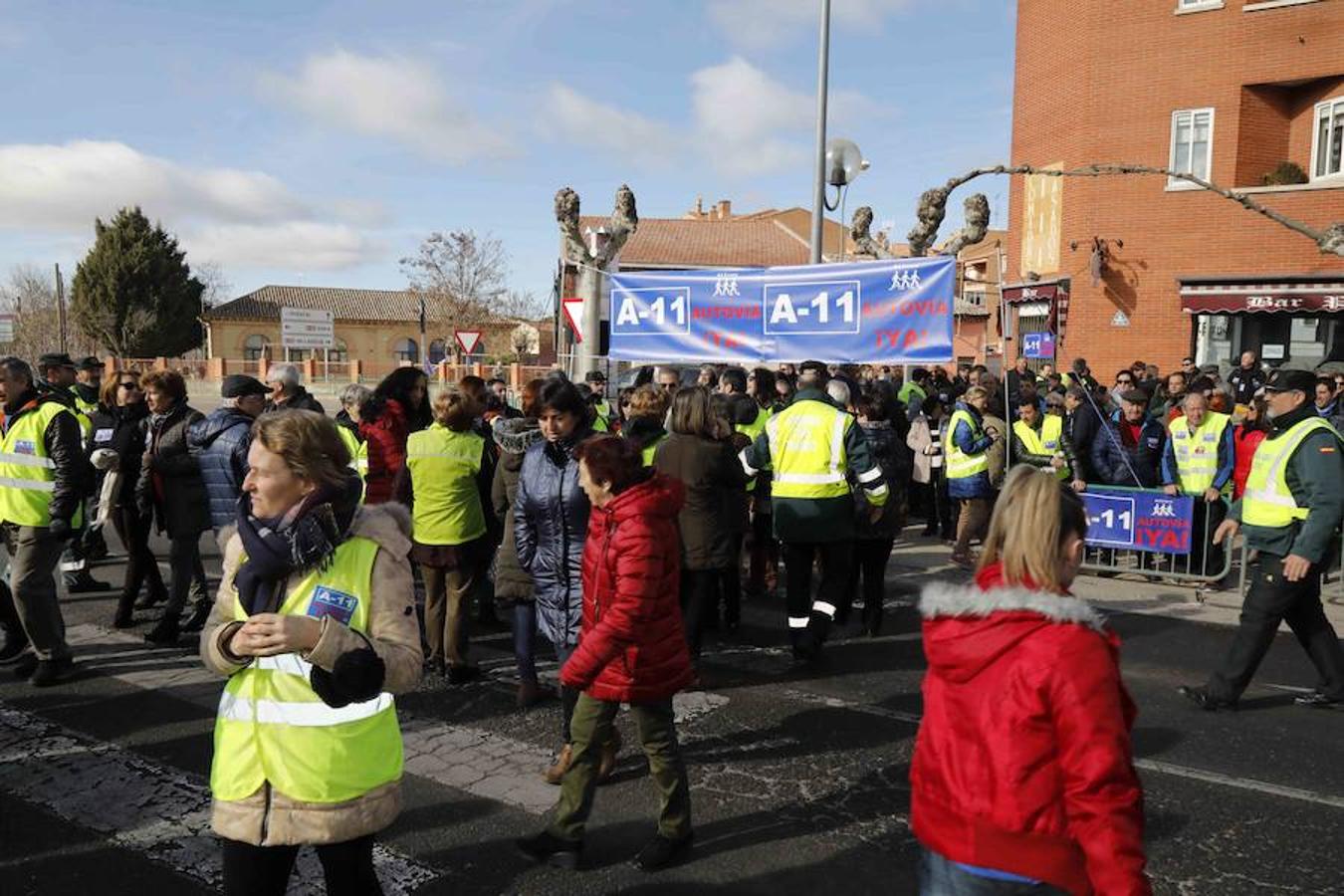 Fotos: Nueva concentración en Peñafiel para reclamar la A-11