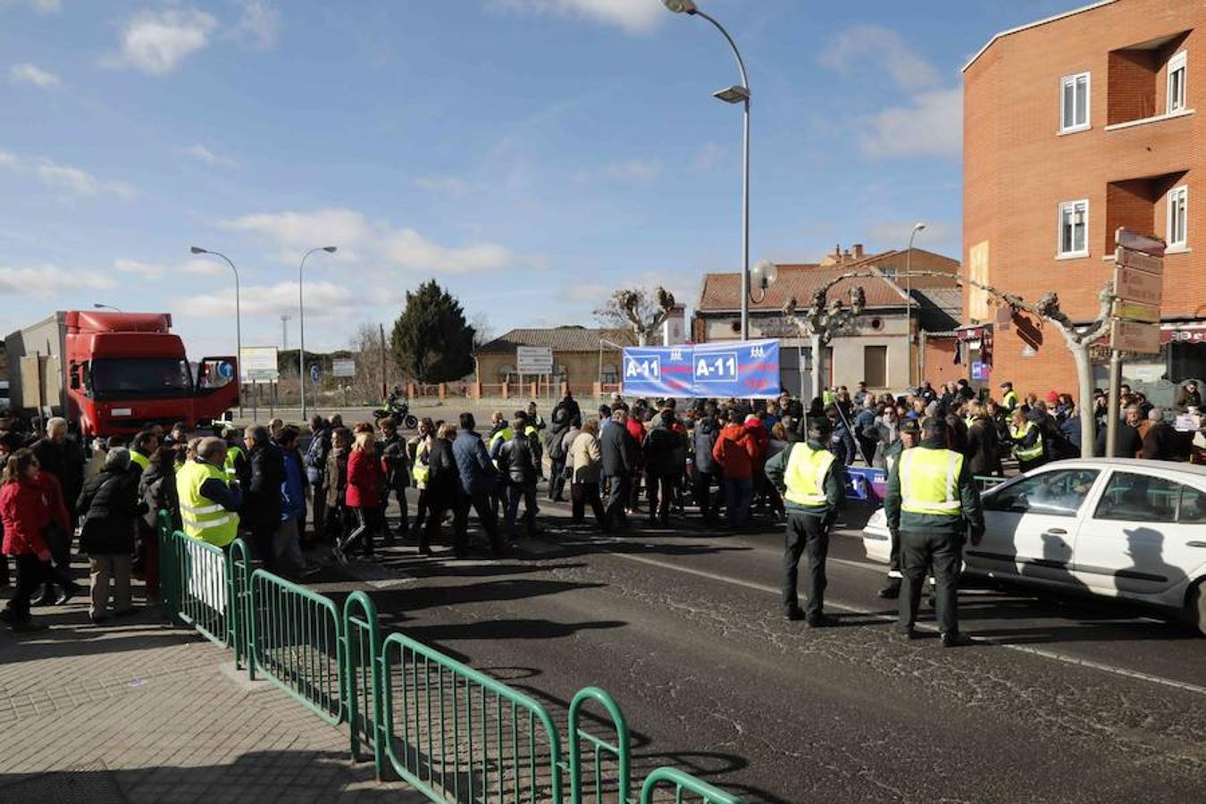 Fotos: Nueva concentración en Peñafiel para reclamar la A-11