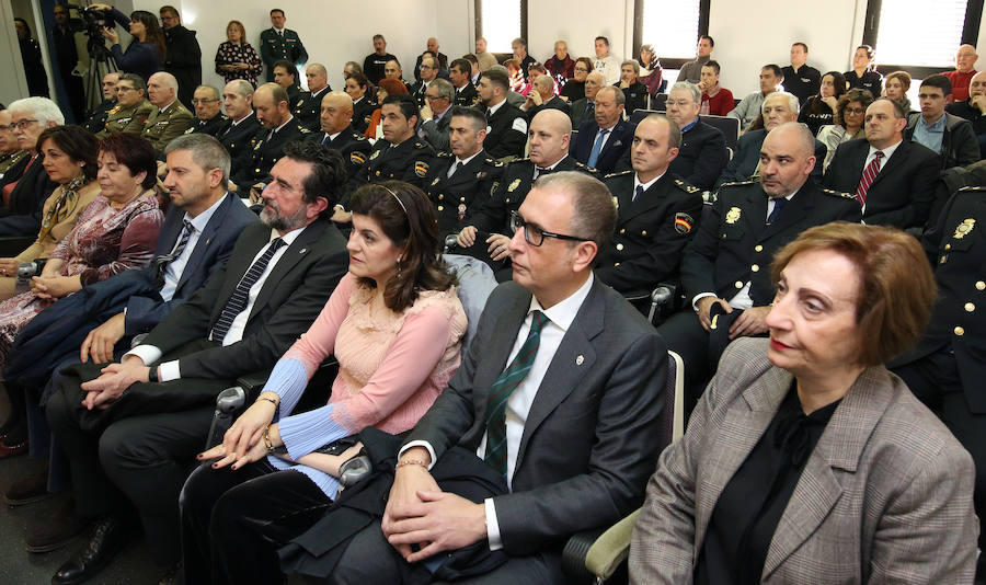 Fotos: Celebración del aniversario de la Policía Nacional en Segovia