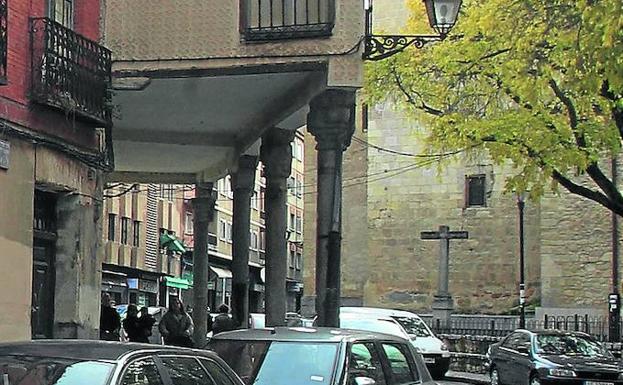 Casas porticadas en la plaza de Santa Eulalia. 