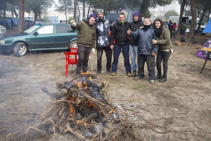 Los moteros ya están en el pinar. 