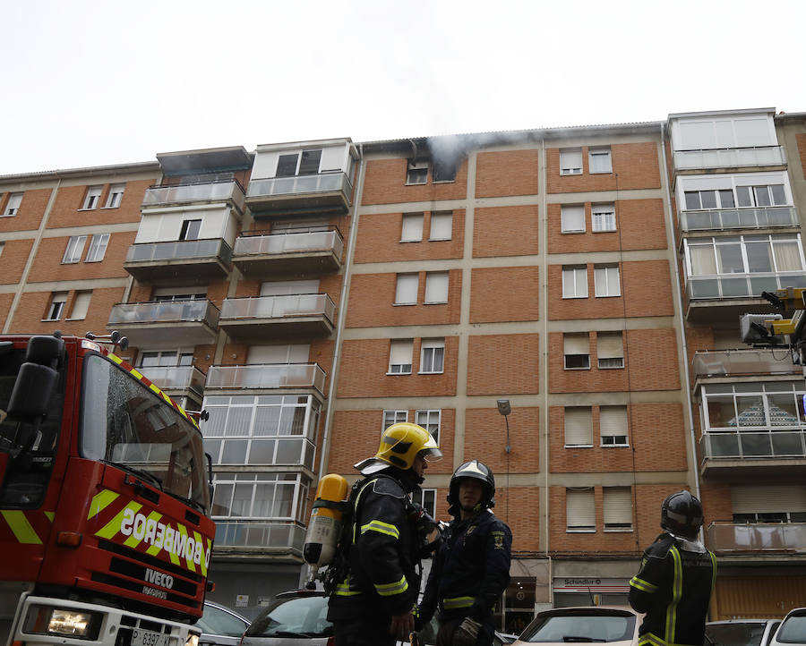 Fotos: Incendio en la calle Juan de Balmaseda