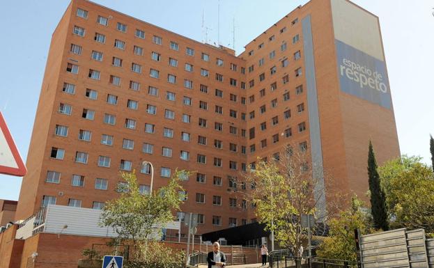 Hospital Clinico Universitario de Valladolid, donde fueron trasladadas ambas intoxicadas. 