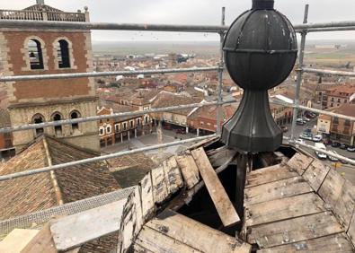 Imagen secundaria 1 - Detalle del deterioro de la linterna y al lado los adamios. 