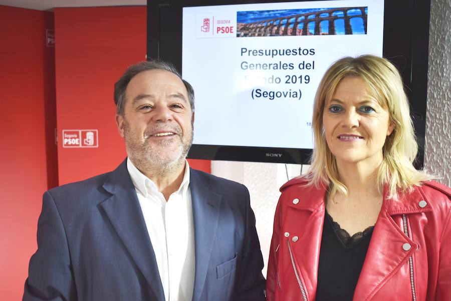 Félix Montes y Ana Agudíez, antes de su comparecencia para analizar los presupuestos.