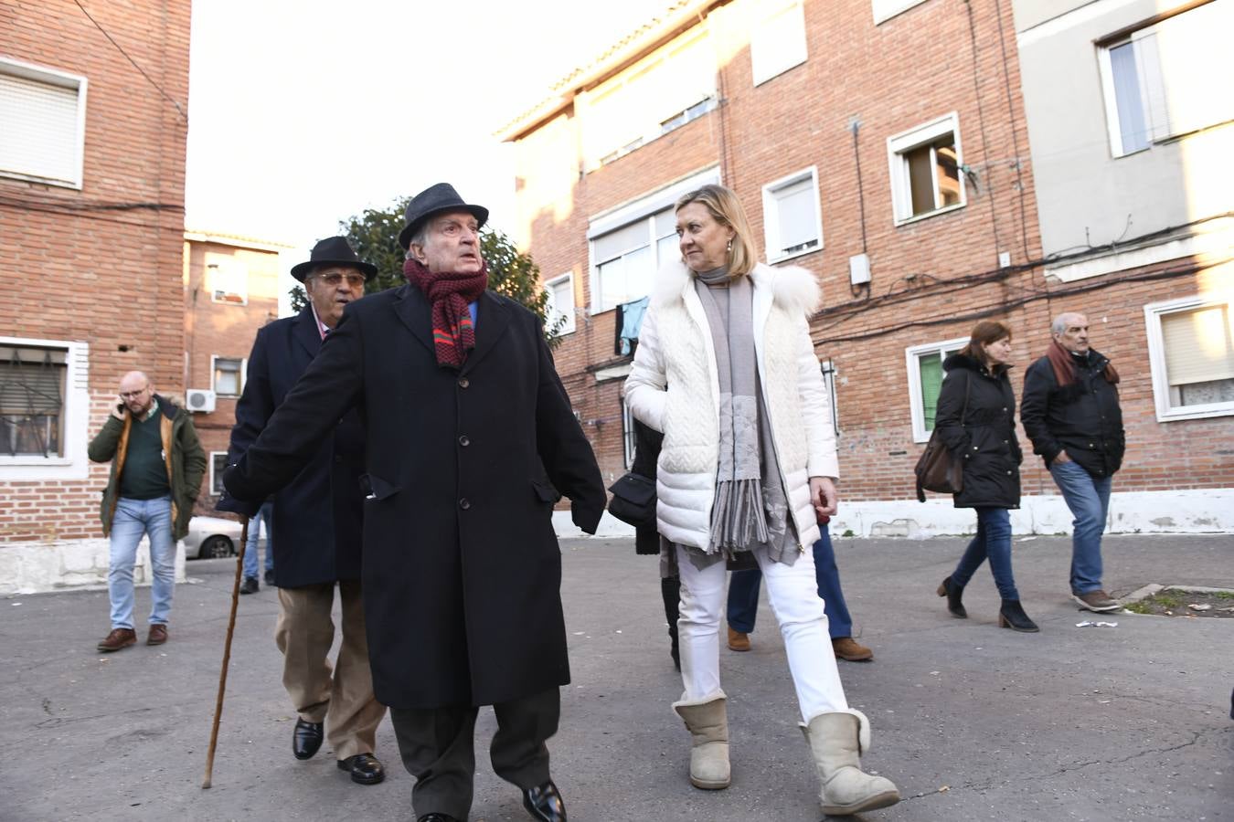 La candidata a la Alcaldía por el PP dice que para abordar los problemas de la zona «hay que venir aquí»