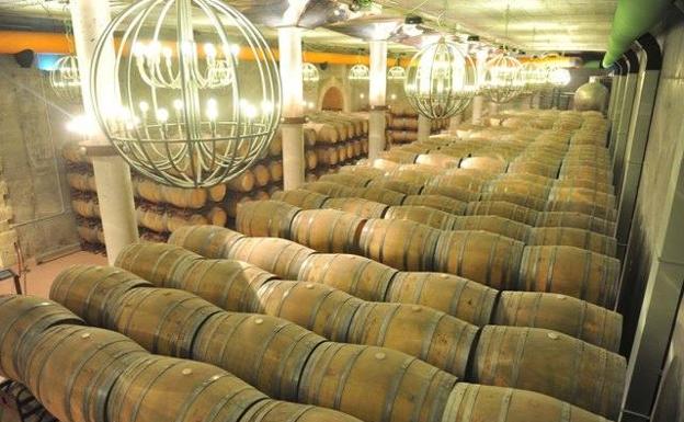 Sala de barricas de Pagos del Rey Museo del Vino. 