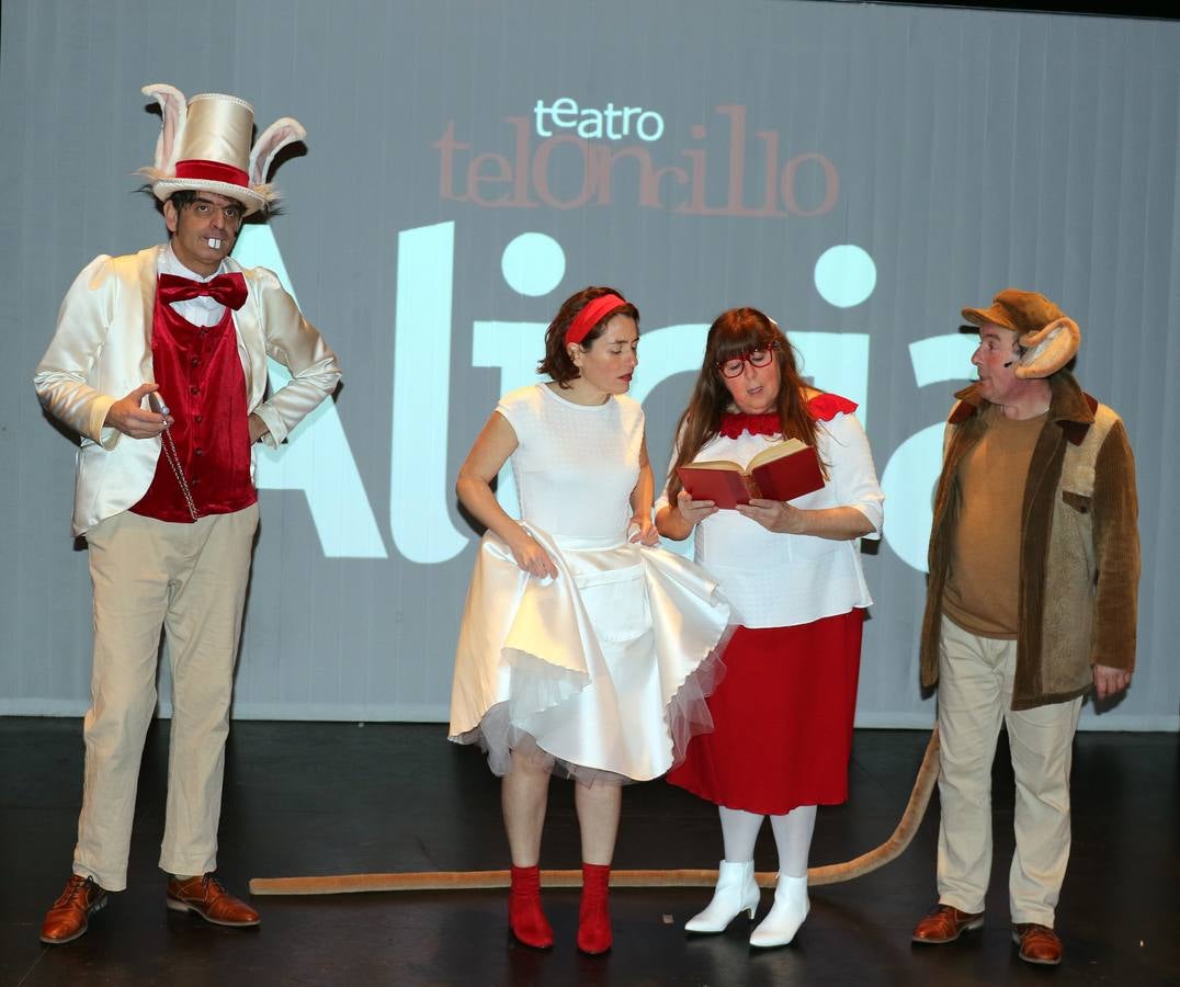 El clásico de Lewis Carrol es la última propuesta para público familiar de la compañía vallisoletana que estrena este domingo en la sala Concha Velasco