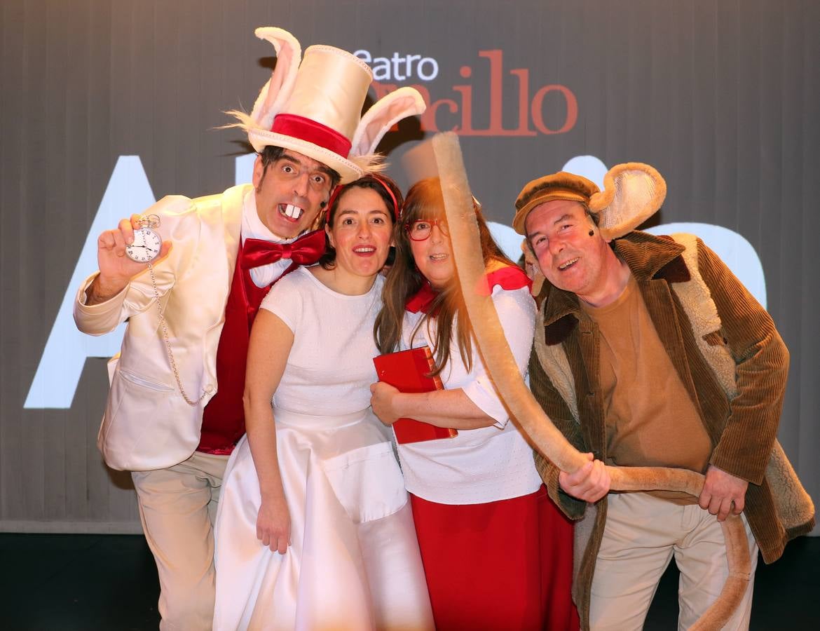 El clásico de Lewis Carrol es la última propuesta para público familiar de la compañía vallisoletana que estrena este domingo en la sala Concha Velasco