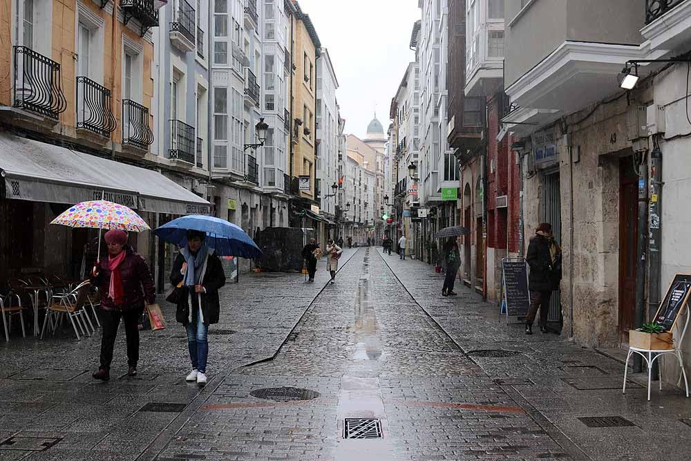 Fotos: Llegan los primeros copos de nieve a Burgos