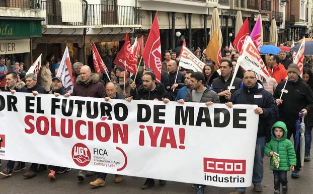 Protesta de los empleados de Made por las calles de Medina.