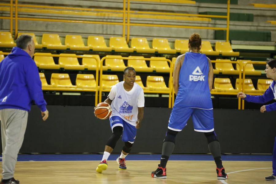 Fotos: Primer entrenamiento de Miguel Ángel Ortega al frente del CB Avenida