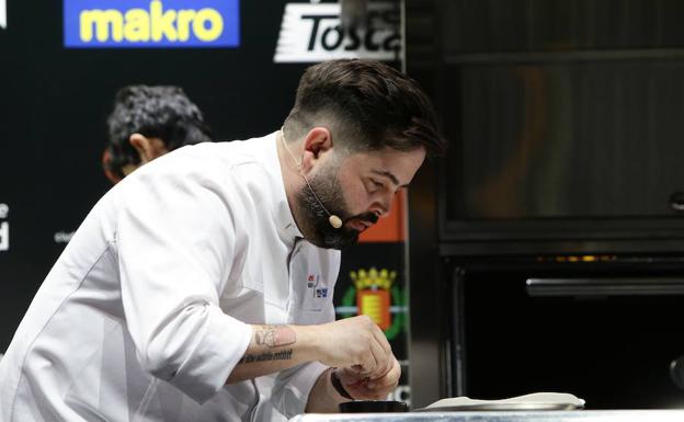 El chef gaditano Juanlu Fernández en acción durante el Madrid Fusión.