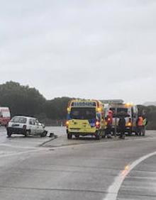 Imagen secundaria 2 - Colisión entre un turismo y un camión en la N-601, a la altura de la localidad vallisoletana de Hornillos de Eresma. 