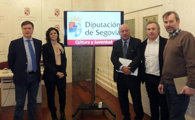 Presentación del balance cultural de las dos últimas legislaturas, con Francisco Vázquez (izq).
