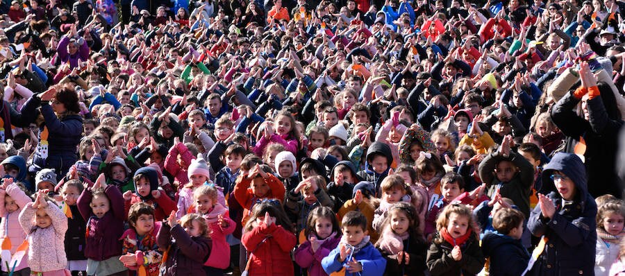 Fotos: Miles de niños de Valladolid celebran el Día de la Paz