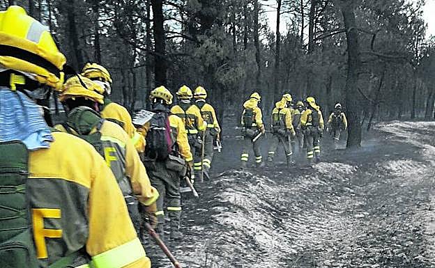 Miembros de la BRIF, en el lugar del desastre. 