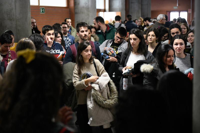 Cientos de aspirantes optan en Valladolid por una de las 8.402 plazas convocadas por el Ministerio de Sanidad, Consumo y Bienestar Social para el total de las titulaciones de acceso a la formación sanitaria especializada