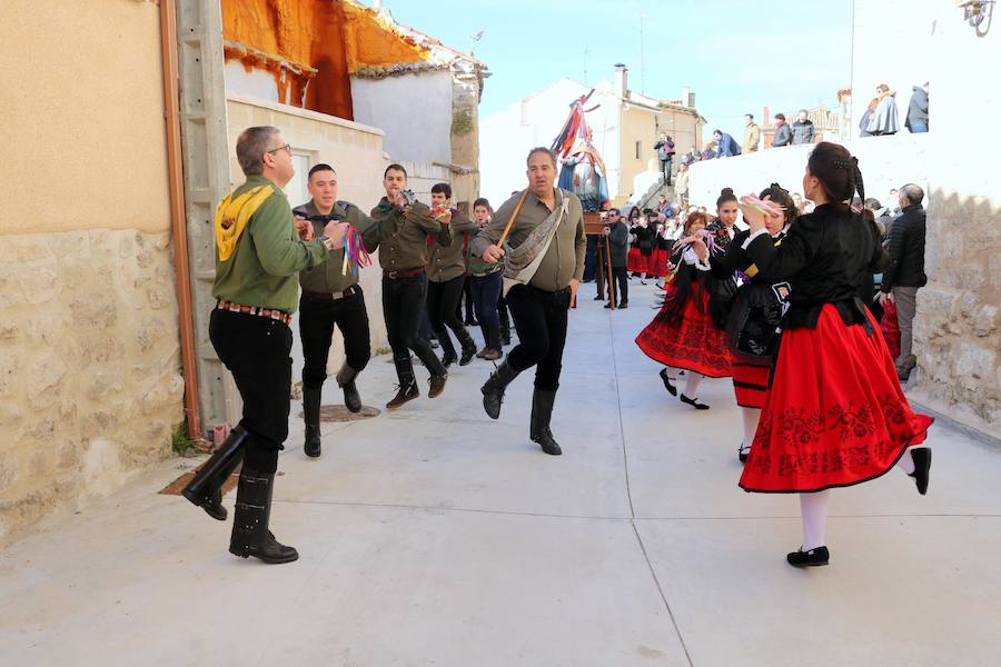 Fotos: Hornillos de Cerrato venera a San Blas