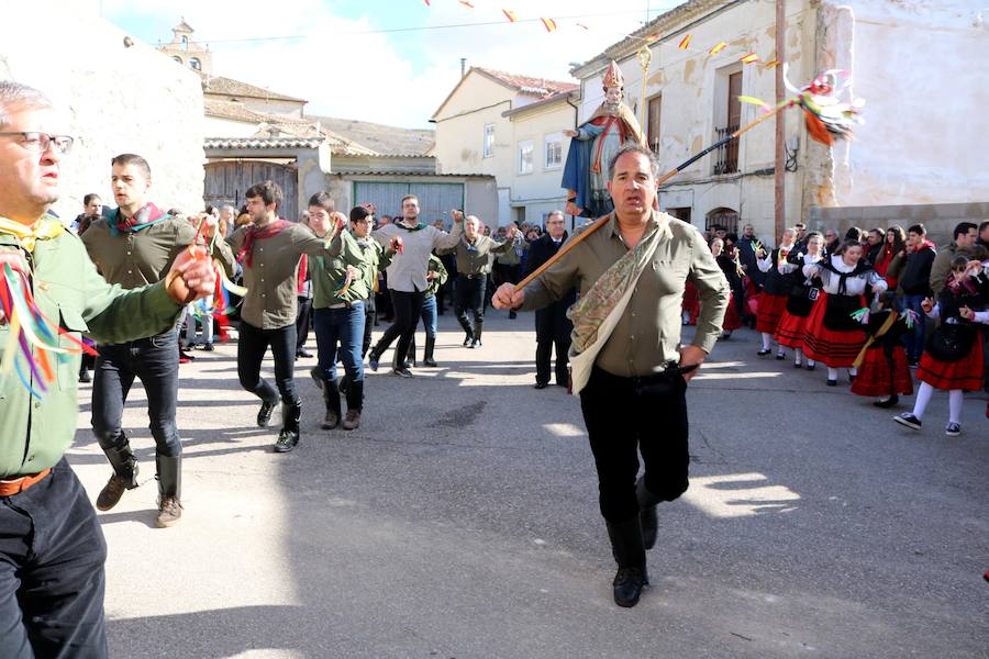 Fotos: Hornillos de Cerrato venera a San Blas