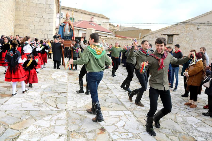 Fotos: Hornillos de Cerrato venera a San Blas