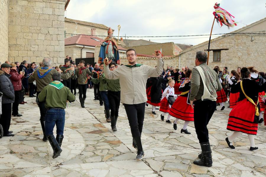 Fotos: Hornillos de Cerrato venera a San Blas