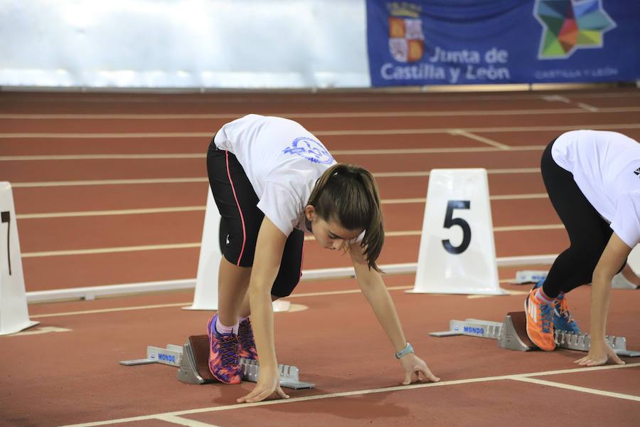 Fotos: El Provincial de pista cubierta en Salamanca llena la Gil Pérez (4/4)