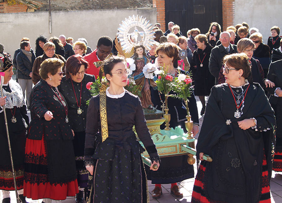 Fotos: Celebración de Santa Águeda en Nieva