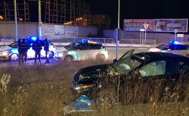 Imagen del vehículo accidentado tras circular a 190 kilómetros por hora.