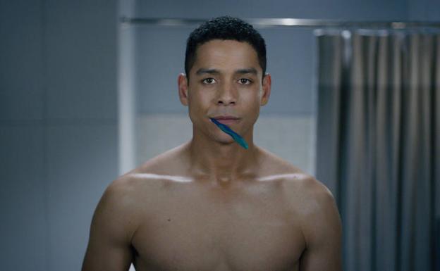 Charlie Barnett, en un fotograma de la serie.