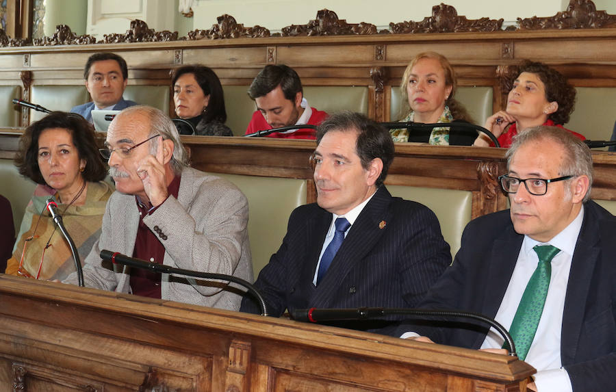 Fotos: Pleno del mes de febrero en el Ayuntamiento de Valladolid