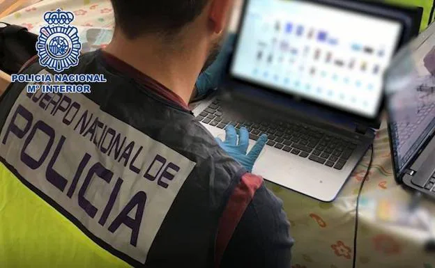 Ocho detenidos, uno de ellos en Segovia, por intercambiar pornografía infantil a través de internet. 