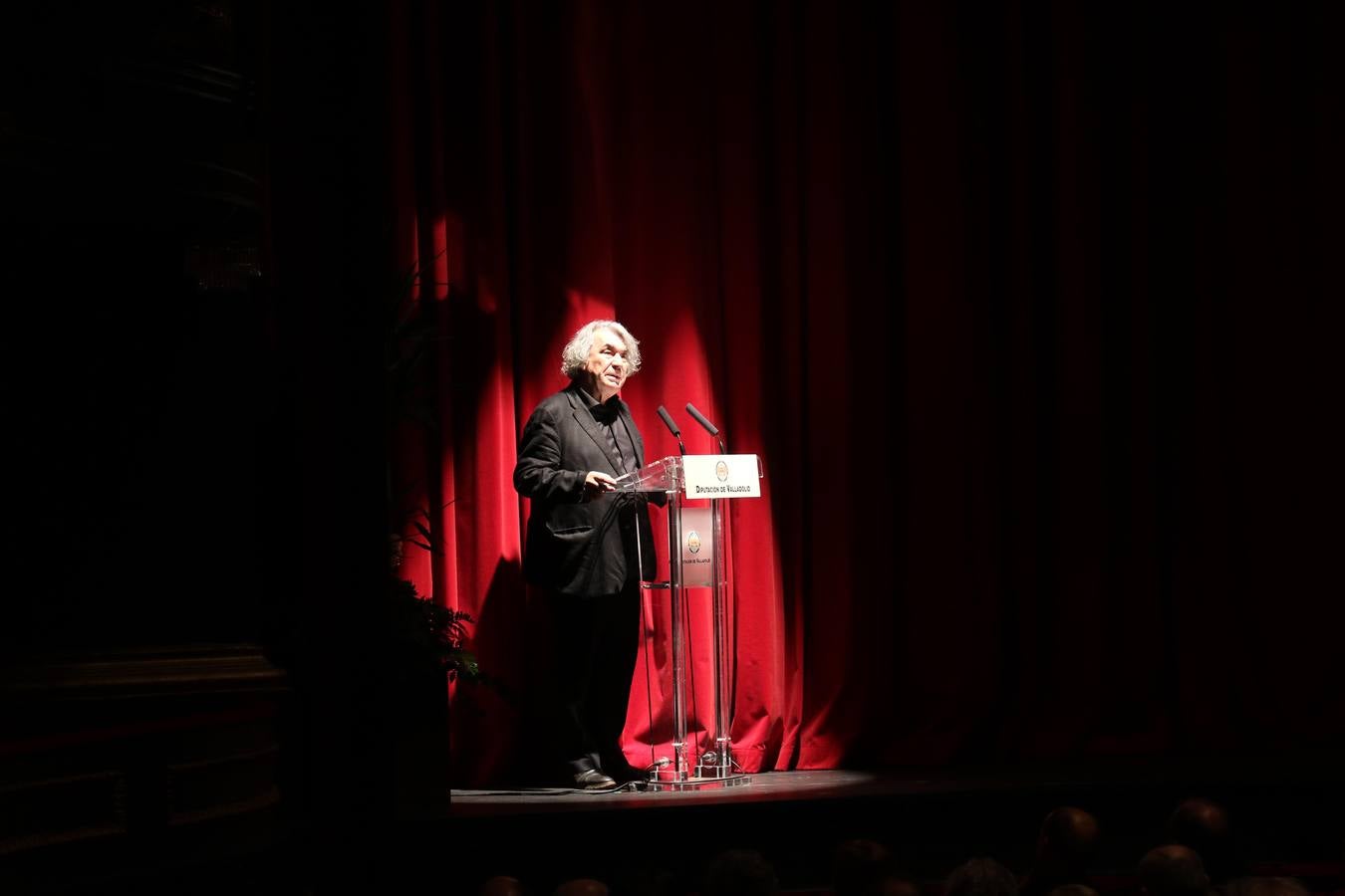 Una obra con poemas de trece autores y 82 fotografías de 44 castillos y sus ruinas en la provincia de Valladolid