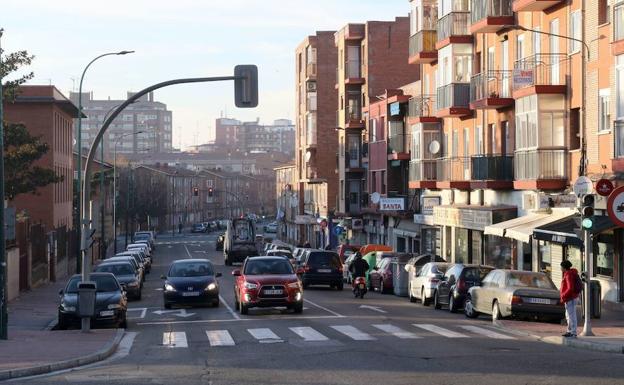Intersección entre las calles Villabáñez y Cigüeña en el barrio de Pajarillos.
