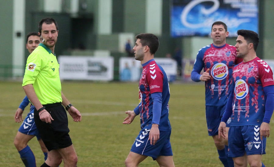 Fotos: Polémico empate entre la Gimnástica Segoviana y el Júpiter de León (1-1)